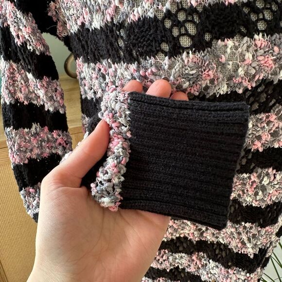 Kensie Fuzzy Striped Sweater Pink Black Gray Pullover Knit Top Size Medium - Picture 4 of 5